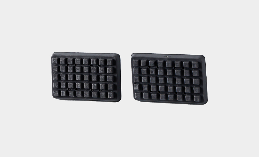 Cargo bar rubber foot pads